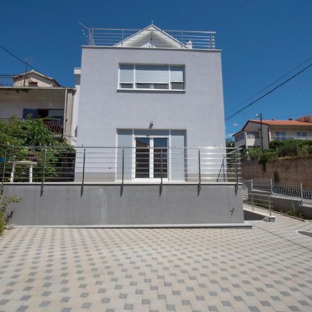 Sunny Attic Apartment With Balcony & Modern City Apartment With Outdoor Area, No Balcony Trogir Extérieur photo