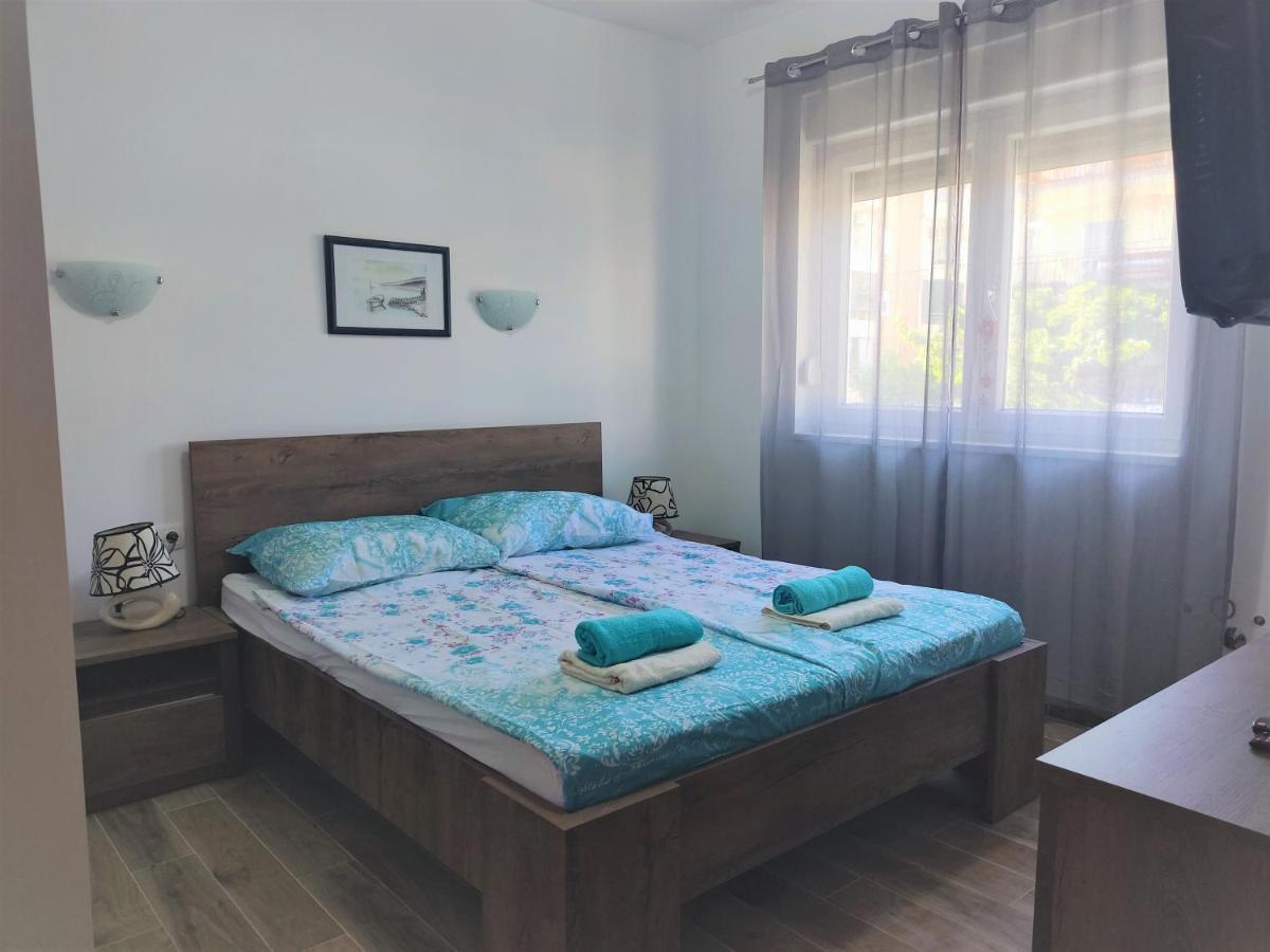 Sunny Attic Apartment With Balcony & Modern City Apartment With Outdoor Area, No Balcony Trogir Extérieur photo