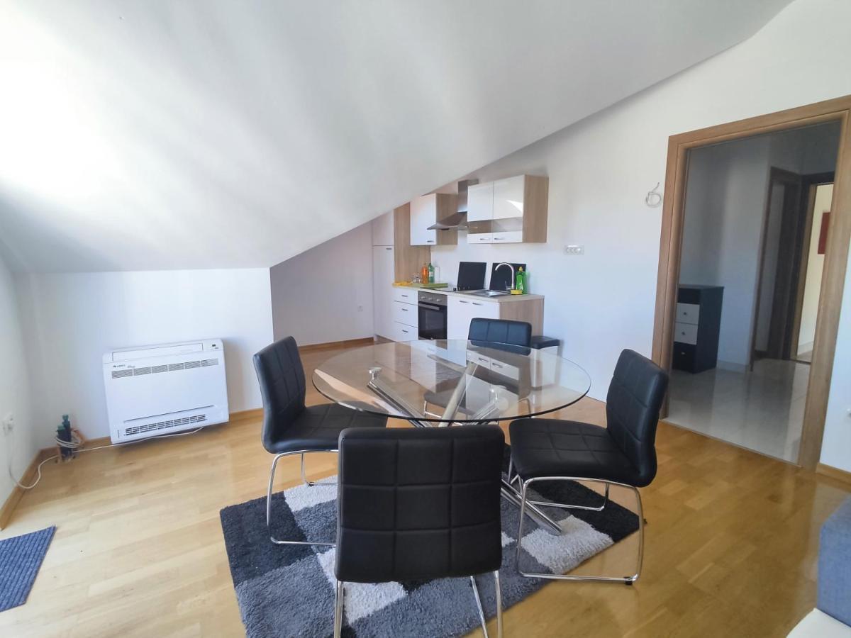 Sunny Attic Apartment With Balcony & Modern City Apartment With Outdoor Area, No Balcony Trogir Extérieur photo
