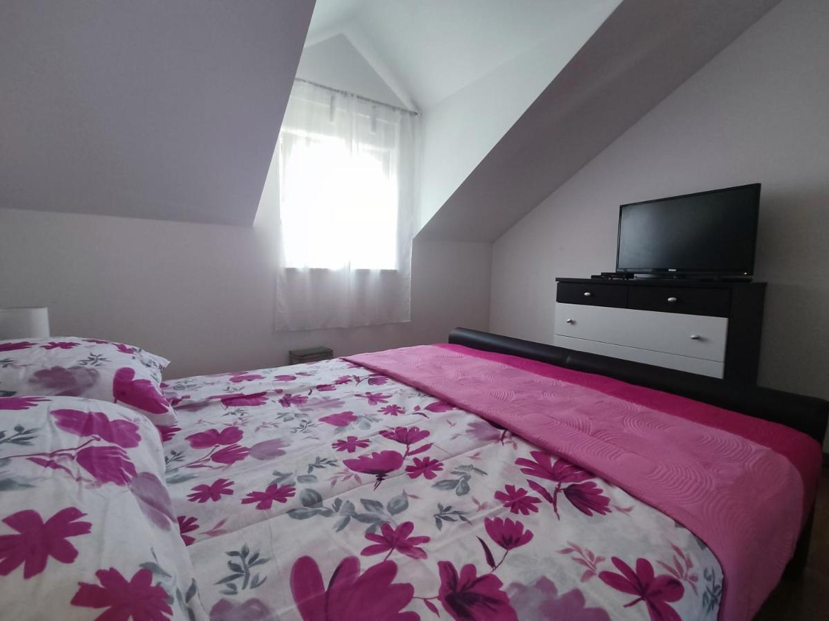 Sunny Attic Apartment With Balcony & Modern City Apartment With Outdoor Area, No Balcony Trogir Extérieur photo