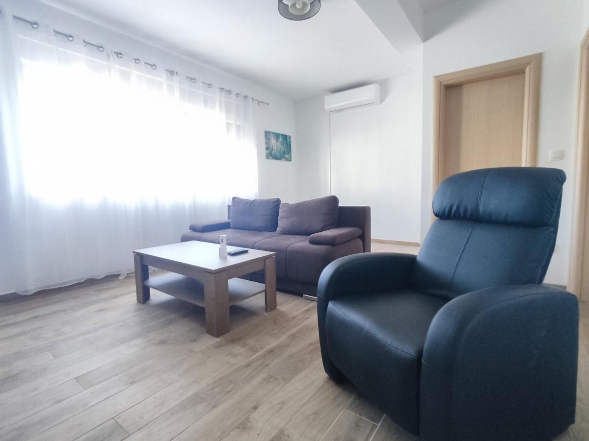 Sunny Attic Apartment With Balcony & Modern City Apartment With Outdoor Area, No Balcony Trogir Extérieur photo