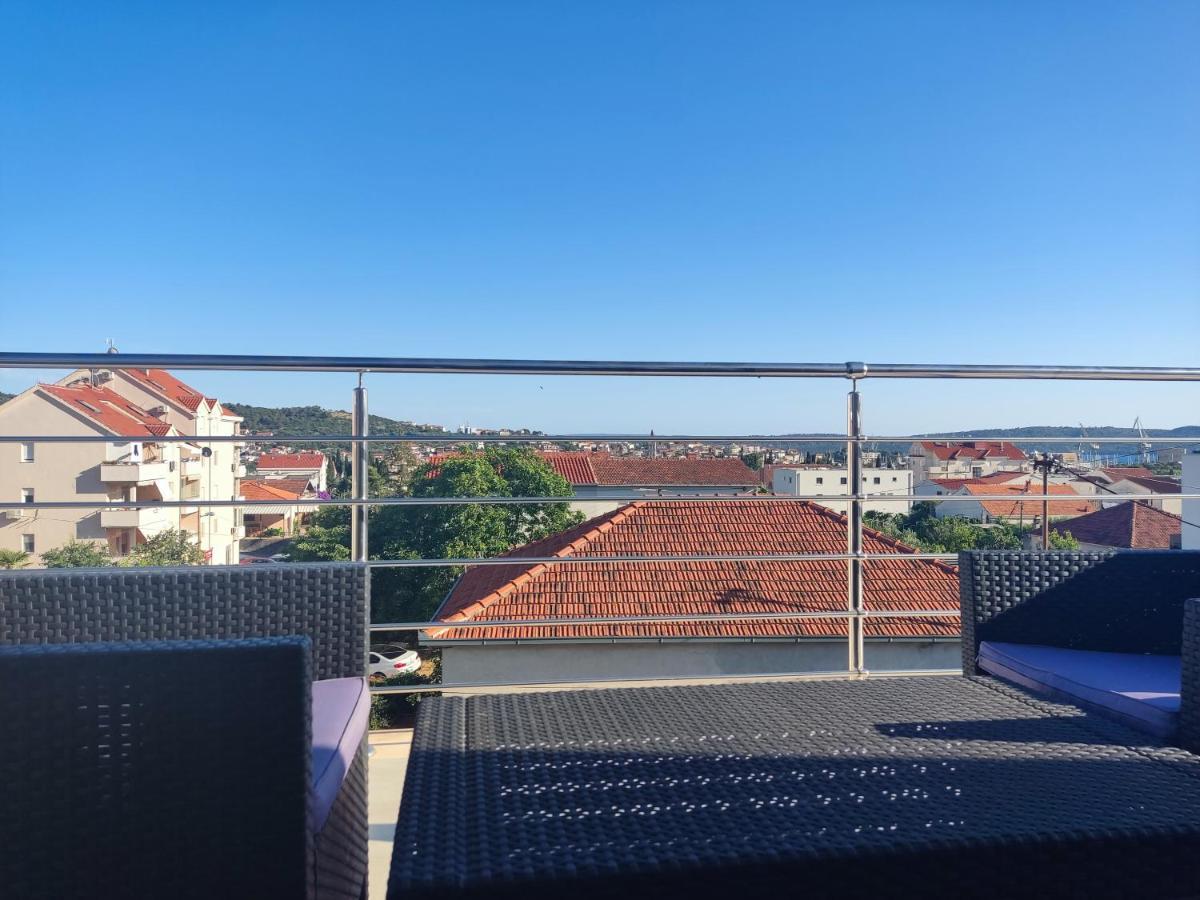 Sunny Attic Apartment With Balcony & Modern City Apartment With Outdoor Area, No Balcony Trogir Extérieur photo