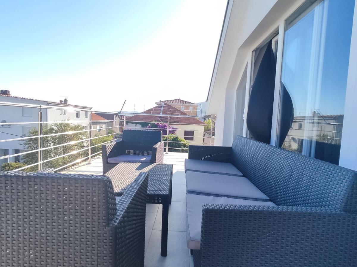 Sunny Attic Apartment With Balcony & Modern City Apartment With Outdoor Area, No Balcony Trogir Extérieur photo