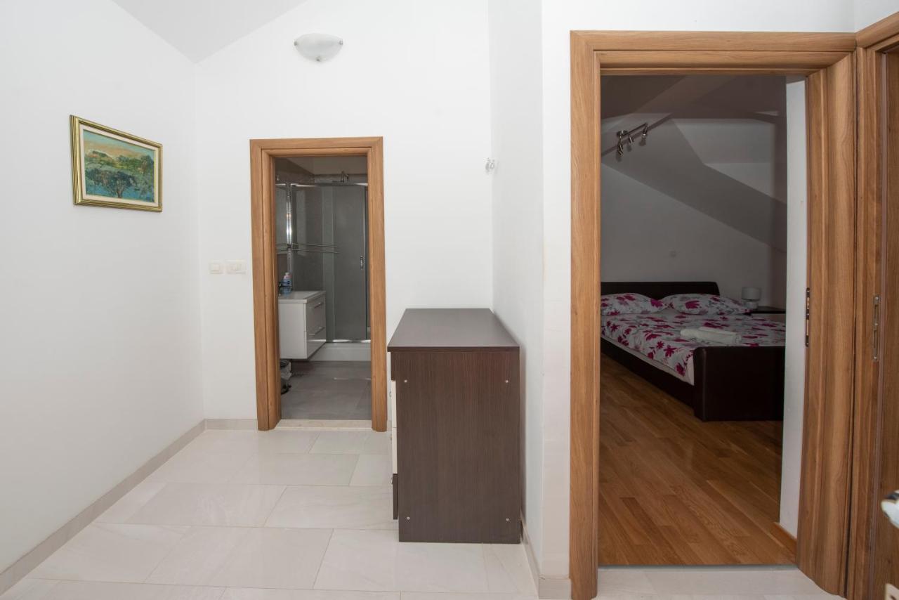 Sunny Attic Apartment With Balcony & Modern City Apartment With Outdoor Area, No Balcony Trogir Extérieur photo