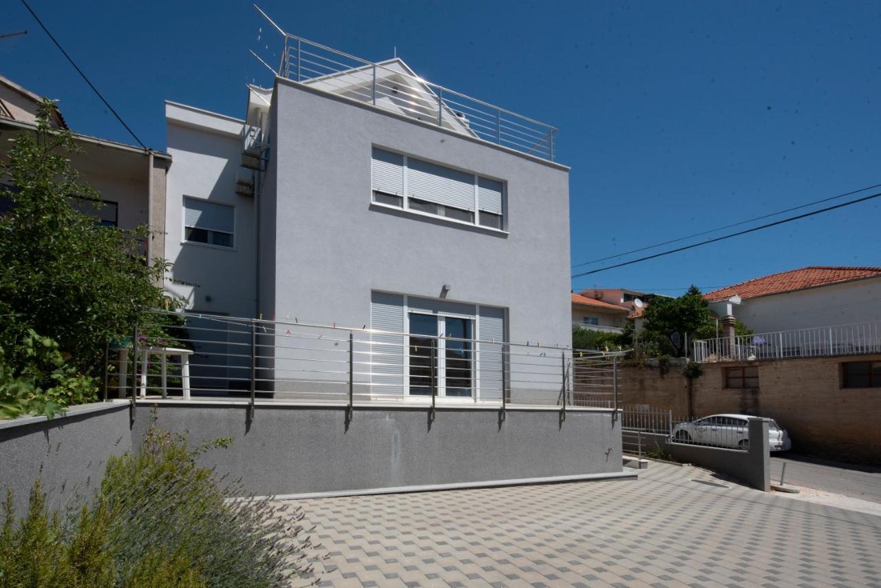 Sunny Attic Apartment With Balcony & Modern City Apartment With Outdoor Area, No Balcony Trogir Extérieur photo