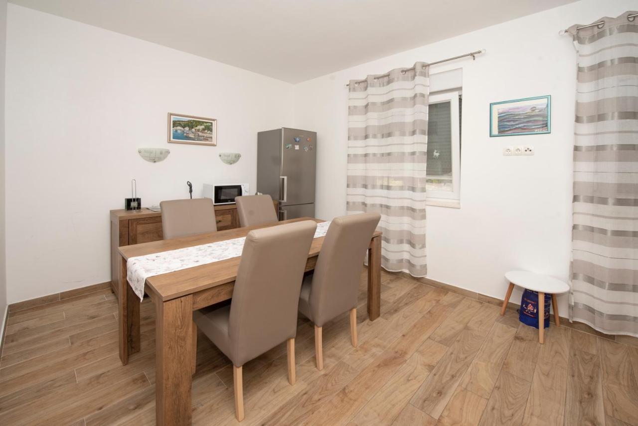 Sunny Attic Apartment With Balcony & Modern City Apartment With Outdoor Area, No Balcony Trogir Extérieur photo