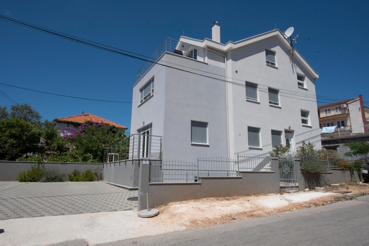 Sunny Attic Apartment With Balcony & Modern City Apartment With Outdoor Area, No Balcony Trogir Extérieur photo