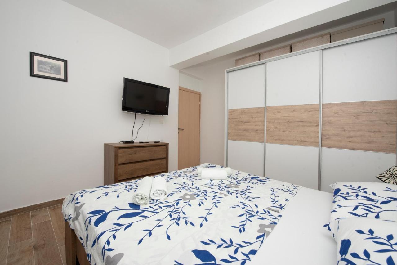 Sunny Attic Apartment With Balcony & Modern City Apartment With Outdoor Area, No Balcony Trogir Extérieur photo