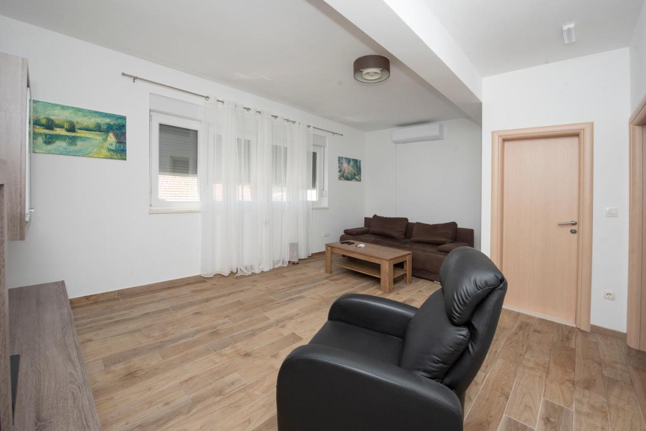 Sunny Attic Apartment With Balcony & Modern City Apartment With Outdoor Area, No Balcony Trogir Extérieur photo