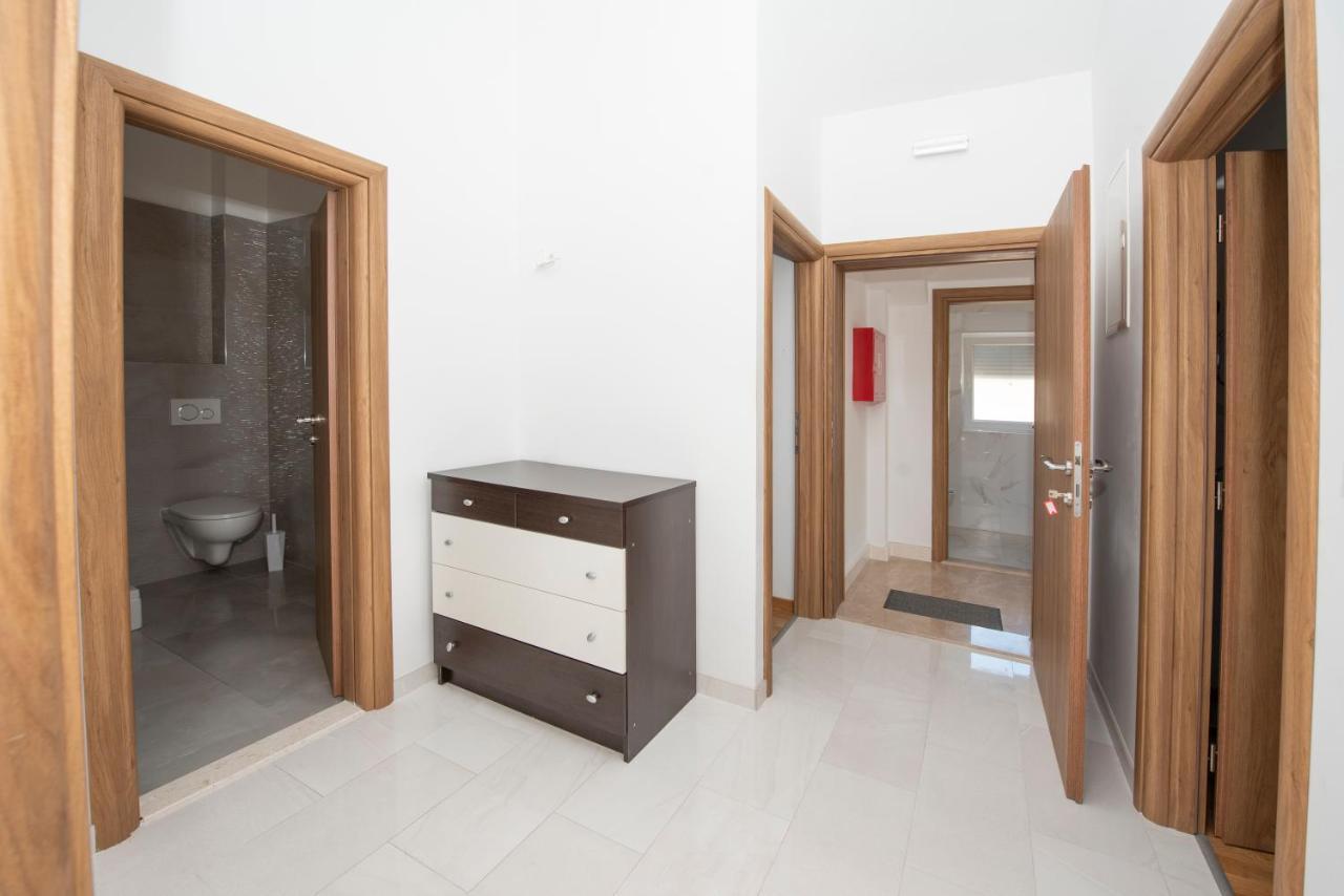 Sunny Attic Apartment With Balcony & Modern City Apartment With Outdoor Area, No Balcony Trogir Extérieur photo