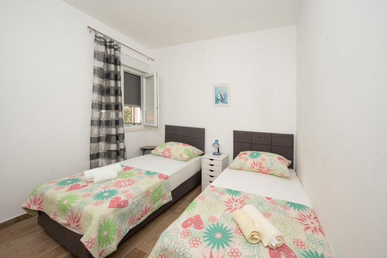 Sunny Attic Apartment With Balcony & Modern City Apartment With Outdoor Area, No Balcony Trogir Extérieur photo