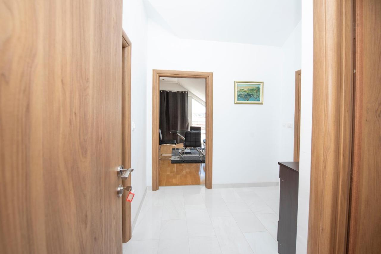 Sunny Attic Apartment With Balcony & Modern City Apartment With Outdoor Area, No Balcony Trogir Extérieur photo