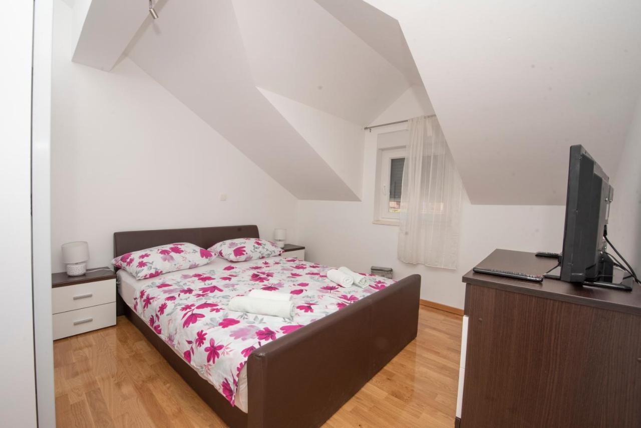 Sunny Attic Apartment With Balcony & Modern City Apartment With Outdoor Area, No Balcony Trogir Extérieur photo