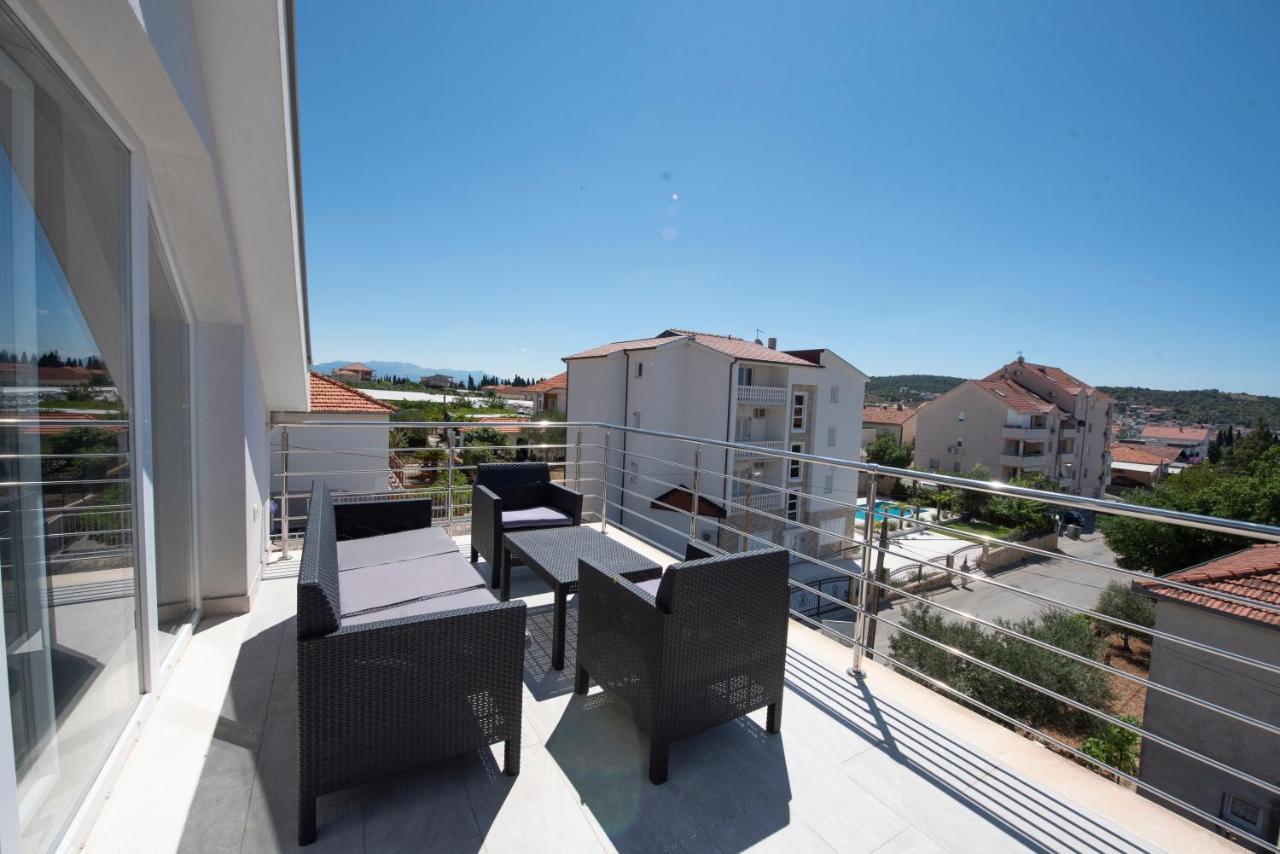 Sunny Attic Apartment With Balcony & Modern City Apartment With Outdoor Area, No Balcony Trogir Extérieur photo