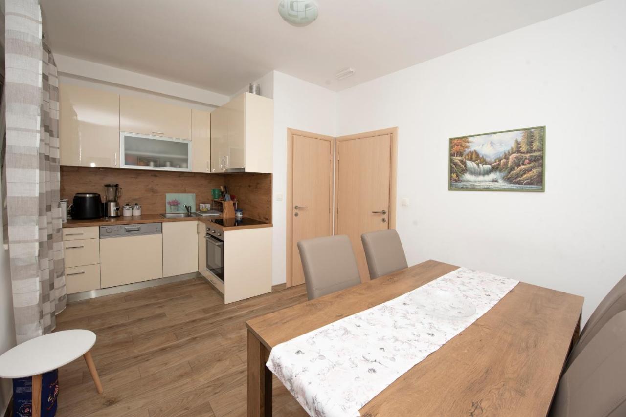 Sunny Attic Apartment With Balcony & Modern City Apartment With Outdoor Area, No Balcony Trogir Extérieur photo